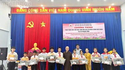 A Khanh Vinh község Vöröskereszt Társasága 51 ösztöndíjat osztott ki szegény, de szorgalmas diákoknak.