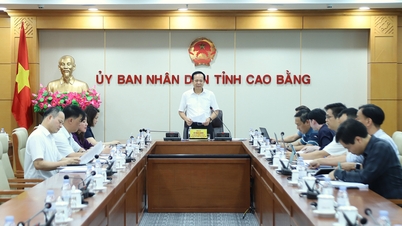 ກອງປະຊຸມຂ່າວລາຍງານຄວາມຄືບໜ້າຂອງໂຄງການກໍ່ສ້າງໂຮງຮຽນກິນນອນຫຼາຍຊັ້ນຢູ່ບັນດາຕາແສງຊາຍແດນ - ໜັງສືພິມອອນໄລນ໌ ກາວບັ່ງ