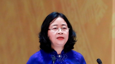 Comrade Bui Thi Minh Hoai was elected Chairperson of the Vietnam Fatherland Front Committee for the 11th term.