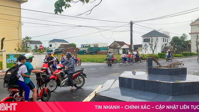 ຫລຸມຝັງສົບດັ່ງກ່າວຕັ້ງຢູ່ເທິງຖະໜົນສາທາລະນະ ເຊິ່ງກີດຂວາງການສັນຈອນ ຈຳເປັນຕ້ອງໄດ້ຍົກຍ້າຍໄປໄວເທົ່າທີ່ຈະໄວໄດ້.