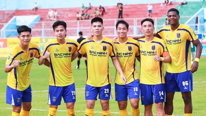 ບັກນິງ FC ຈັບຄູ່ກັບ Khatoco Khanh Hoa ໃນການແຂ່ງຂັນອາລົມ.