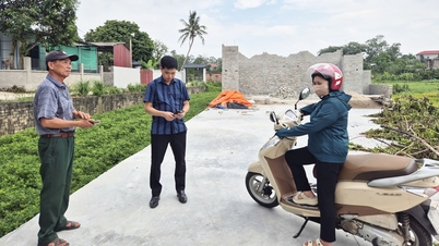 Parte do edifício construído ilegalmente na comuna de Hoang Van foi demolida.
