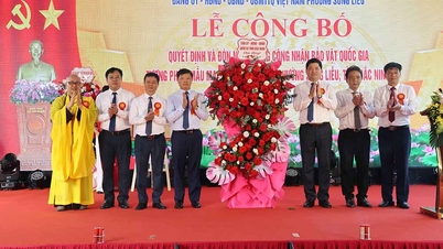 Nguyen Hong Thai, sekretarz komitetu partii prowincji Bac Ninh, wziął udział w ceremonii wręczenia certyfikatu uznającego posąg Buddy Man Nuonga za skarb narodowy.