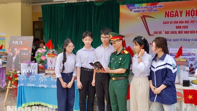 ये "कहानीकार" पार्टी की वैचारिक नींव की रक्षा करने में योगदान देते हैं।