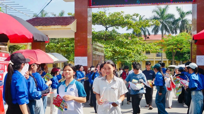 Knapp 52.000 Schüler in Ninh Binh nahmen an der ersten Prüfung der Aufnahmeprüfung für die 10. Klasse teil.