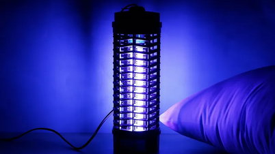 Pozor na levné LED lampy na hubení komárů.