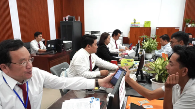 Bandar Raya Ho Chi Minh menyediakan sokongan tambahan kepada pegawai peringkat komun sambilan setelah tugas mereka selesai.