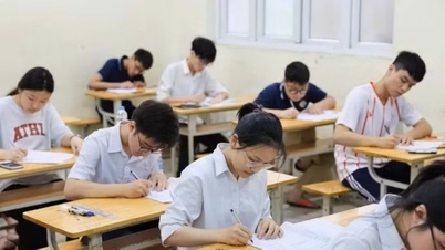 Bu sabah Da Nang'daki öğrenciler 10. sınıf giriş sınavlarına başladılar.