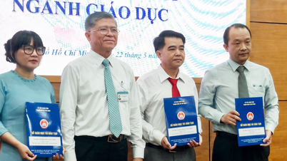 Bandar Raya Ho Chi Minh melantik pengetua untuk 3 buah sekolah menengah yang baru ditubuhkan.