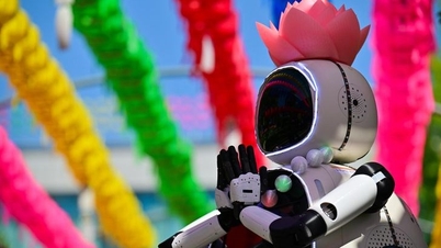 Güney Kore'deki robot keşişler vaaz verebiliyor ve insanları teselli edebiliyor.