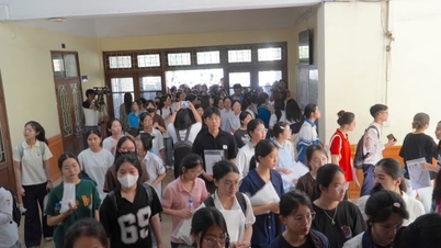 Die Zahl der Kandidaten, die am Eignungstest 2026 der Pädagogischen Universität Hanoi teilnahmen, erreichte einen Rekordwert.
