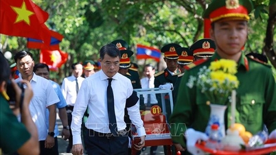 Başbakan Le Minh Hung, Quang Tri eyaletinde düzenlenen şehitler anma ve defin törenine katıldı.