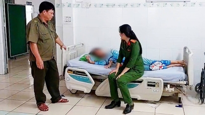 Bé gái phải nhập viện tâm thần vì không ngủ, sử dụng điện thoại liên tục