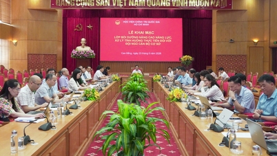 พิธีเปิดหลักสูตรฝึกอบรมเพื่อเสริมสร้างศักยภาพและรับมือกับสถานการณ์จริงสำหรับเจ้าหน้าที่ระดับรากหญ้า - หนังสือพิมพ์ออนไลน์ Cao Bang
