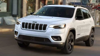 Ponad 61 000 pojazdów Jeep Cherokee zostało objętych akcją serwisową z powodu niebezpiecznej wady układu napędowego.