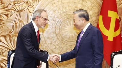 Generální tajemník a prezident To Lam naléhal na Amazon, aby dále rozvíjel svůj obchodní potenciál ve Vietnamu.