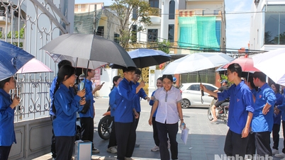 Chiều nay, các thí sinh hoàn thành bài thi môn Ngoại ngữ kỳ thi vào lớp 10