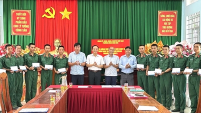Lãnh đạo phường Đông Ninh Hòa thăm, động viên chiến sĩ mới năm 2026