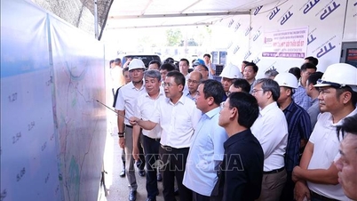El secretario del Comité del Partido de la ciudad de Hanoi ha solicitado que se acelere la finalización de la carretera principal de West Thang Long.