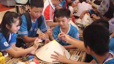 À Hai Phong, les élèves explorent les trésors nationaux à travers des expériences créatives.