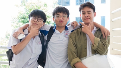 ผู้สมัครหลายคนที่ได้คะแนนมากกว่า 1,000 คะแนนในการทดสอบความถนัดยังคงตัดสินใจสอบใหม่ในรอบที่สอง