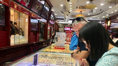 Harga emas hari ini, 24 Mei 2026, menutup pekan ini dengan penurunan 3 juta VND/ounce dibandingkan akhir pekan lalu.