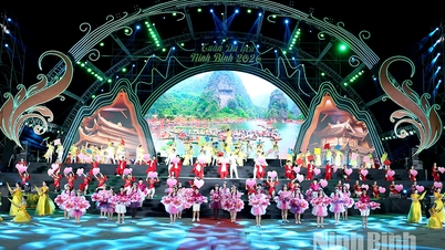 Ninh Binhs turistvecka 2026 öppnade officiellt med temat "Ninh Binh - En resa genom kulturarvet genom tiderna".