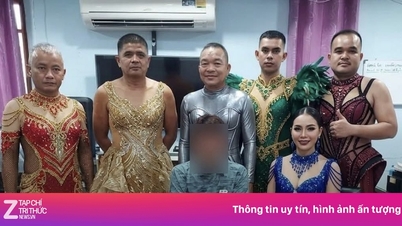 タイの警察官がドレスを着てダンサーに扮し、麻薬犯罪者を逮捕した。