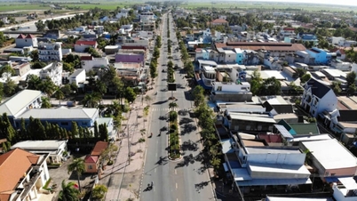 Tan Hung commune, Tay Ninh province (formerly part of Long An province), has met all 19 criteria for new rural development. What are its important goals now?