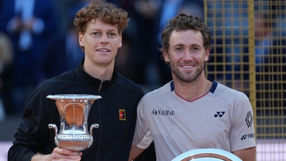 Začátek Roland Garros: Jannika Sinnera je těžké zastavit.