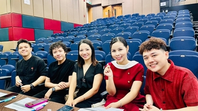 Ngoc Duyen, Bao Chau, dan Cong Hien tergerak untuk berpartisipasi dalam "Glow in the Darkness".