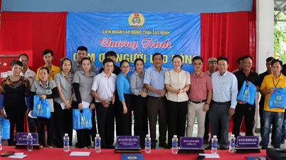សហជីពការងារខេត្ត សូមថ្លែងអំណរគុណដល់កម្មករនៅក្នុងសង្កាត់ Khanh Hau។