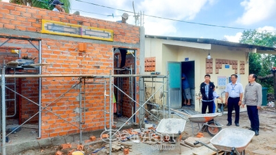 Mempercepatkan pembinaan tandas di sekolah.
