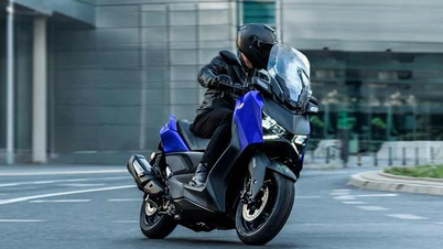 Yamaha XMAX ABS 2026 upgraded and launched, priced at approximately 122 million VND.