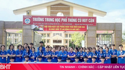 Hơn 1.600 đoàn viên thanh niên Hà Tĩnh tiếp sức mùa thi