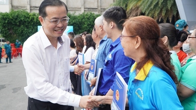 Phường Diên Hồng vào chiến dịch bứt phá, "đi từng ngõ, gõ từng nhà, rà từng người"