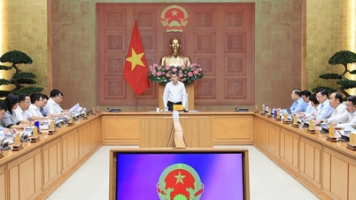 Premierminister Le Minh Hung arbeitet mit dem Ministerium für Industrie und Handel zusammen.