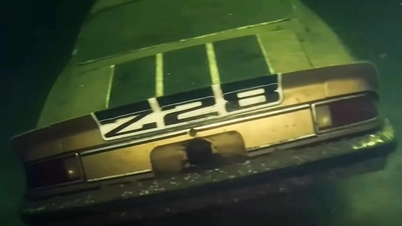 Sebuah kereta mahal yang ditemui sedalam 17 meter di dasar tasik mencetuskan spekulasi tentang kemalangan misteri.