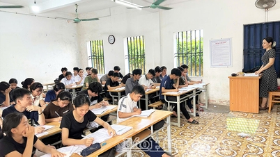 Apoyar a los estudiantes en programas de educación continua para que centren sus esfuerzos en el examen de graduación de la escuela secundaria.