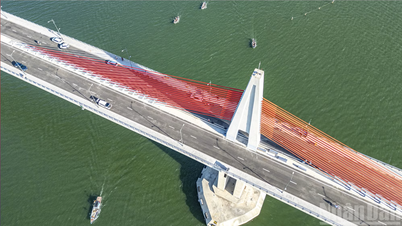 [Foto] Hue: Admirați podul maritim de 2,4 trilioane de VND, cel mai lung din Vietnamul Central.