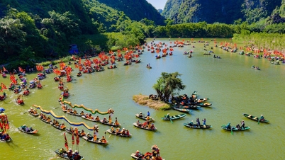 ຜະລິດຕະພັນຈາກ 34 ແຂວງ ແລະ ນະຄອນ ໄດ້ມາລວມຕົວກັນຢູ່ແມ່ນ້ຳງໍ້ດົງ ໃນເມືອງນິງບິ່ງ.