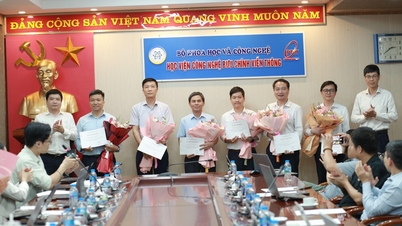 ມະຫາວິທະຍາໄລວິທະຍາສາດ ແລະ ເຕັກໂນໂລຊີ (PTIT) ສະເຫຼີມສະຫຼອງວັນວິທະຍາສາດ, ເຕັກໂນໂລຊີ ແລະ ນະວັດຕະກຳຫວຽດນາມ ໃນວັນທີ 18 ພຶດສະພາ ແລະ ຍ້ອງຍໍຊົມເຊີຍກຸ່ມຄົນ ແລະ ບຸກຄົນທີ່ມີຜົນງານດີເດັ່ນໃນຂະແໜງວິທະຍາສາດ ແລະ ເຕັກໂນໂລຊີໃນປີ 2025.
