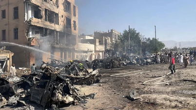 لقي ما لا يقل عن 24 شخصاً مصرعهم في انفجار استهدف سفينة نقل جنود في باكستان.