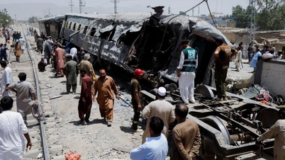Đánh bom tự sát đẫm máu vào tàu chở quân nhân, ít nhất 24 người thiệt mạng ở Pakistan