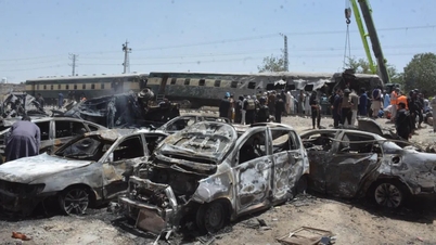 Suicide bombing kills more than 24 people in Pakistan.