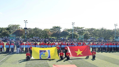 130 de echipe au participat la al doilea Turneu de Fotbal al Muncitorilor din provincia Bac Ninh.