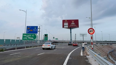 A rodovia expressa Bien Hoa - Vung Tau inaugura um novo ramal de ligação, reduzindo o congestionamento na Rodovia Nacional 51 para quem viaja da cidade de Ho Chi Minh para a praia.