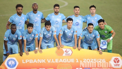 V-League 2025-2026 runde 24: Innsatsen mislykkes, Nam Dinh Steel Green Club fortsetter å skuffe etter tapet mot Hanoi FC.