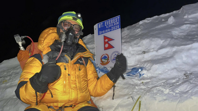 Vietnamese doctor sets record by conquering 3 of the most treacherous peaks in the Himalayas.
