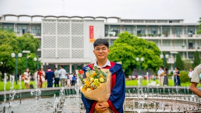 Graduados destacados de institutos politécnicos y su aspiración a que los chips se fabriquen en Vietnam.